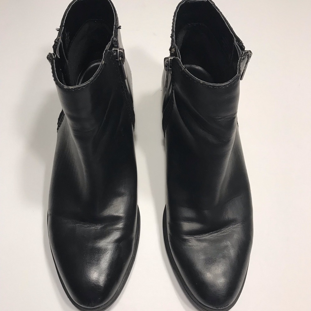 Chaps Womens Sabra Black Ankle Boots Size 7B